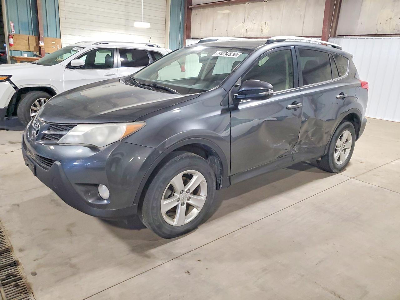 Salvage Toyota RAV4 Image