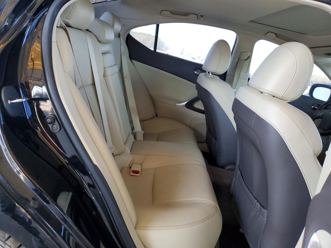 Lexus Is Base