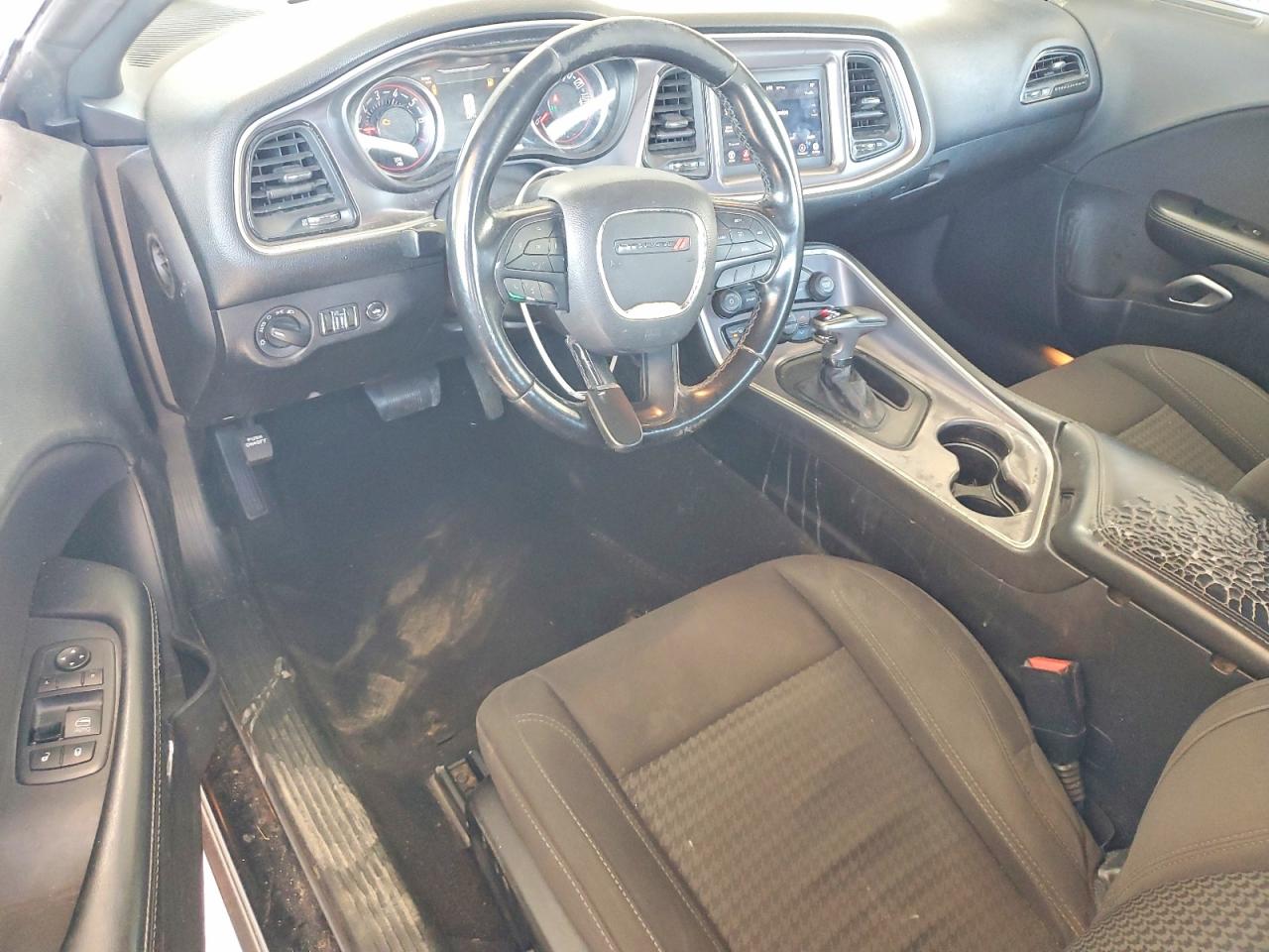 Dodge Challenger Sxt