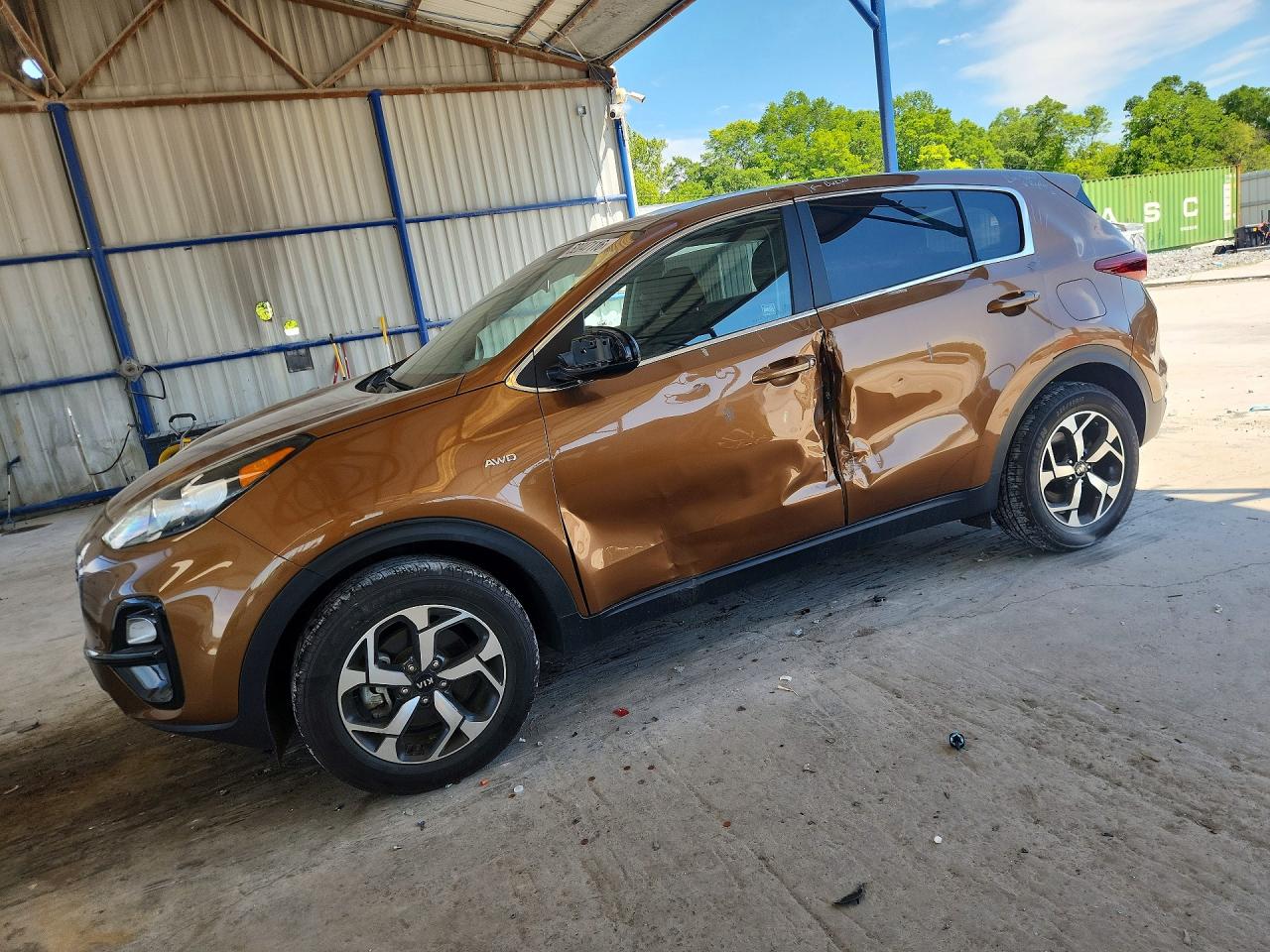 Salvage Kia Sportage Image
