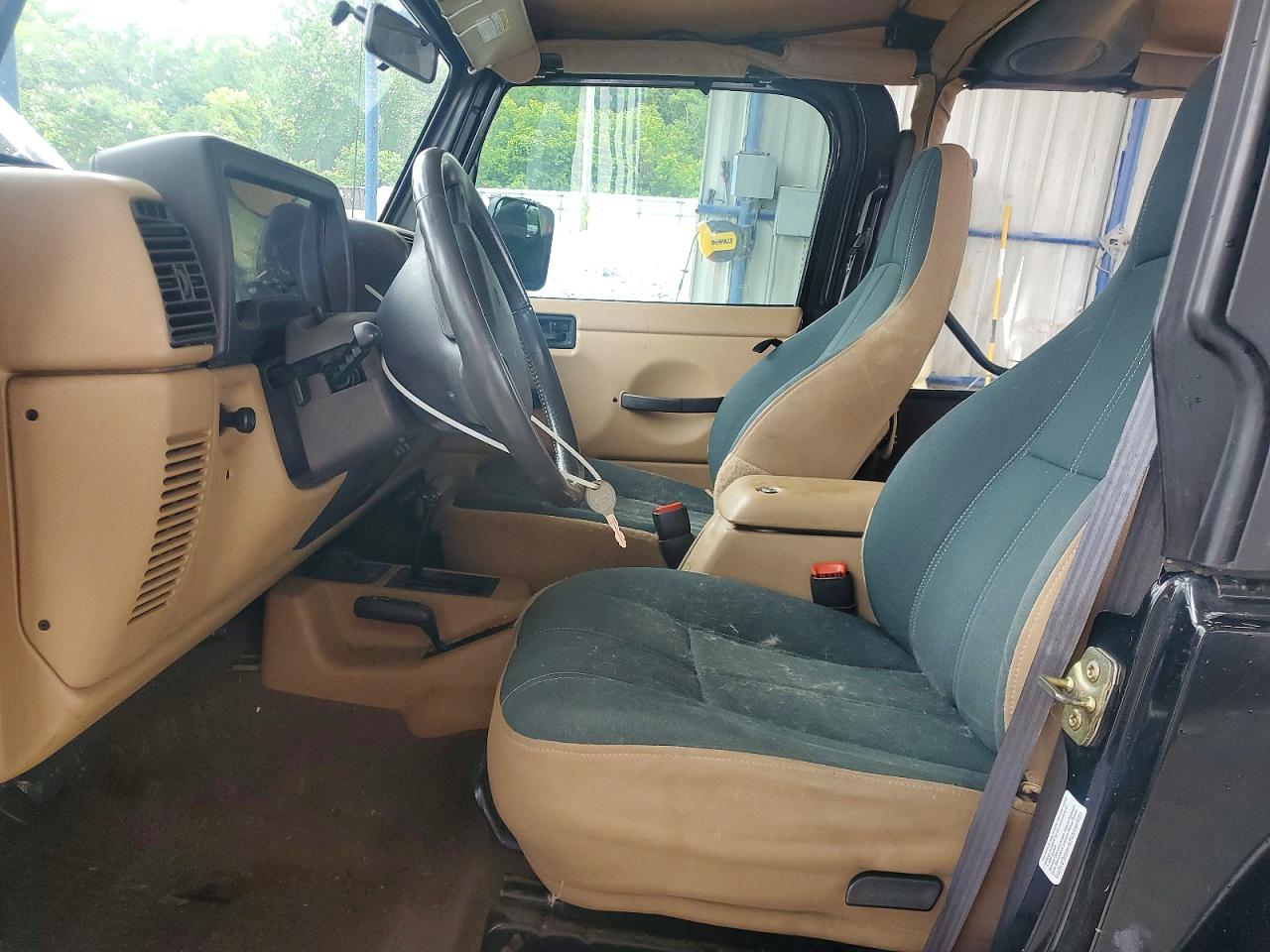 Jeep Wrangler Sahara