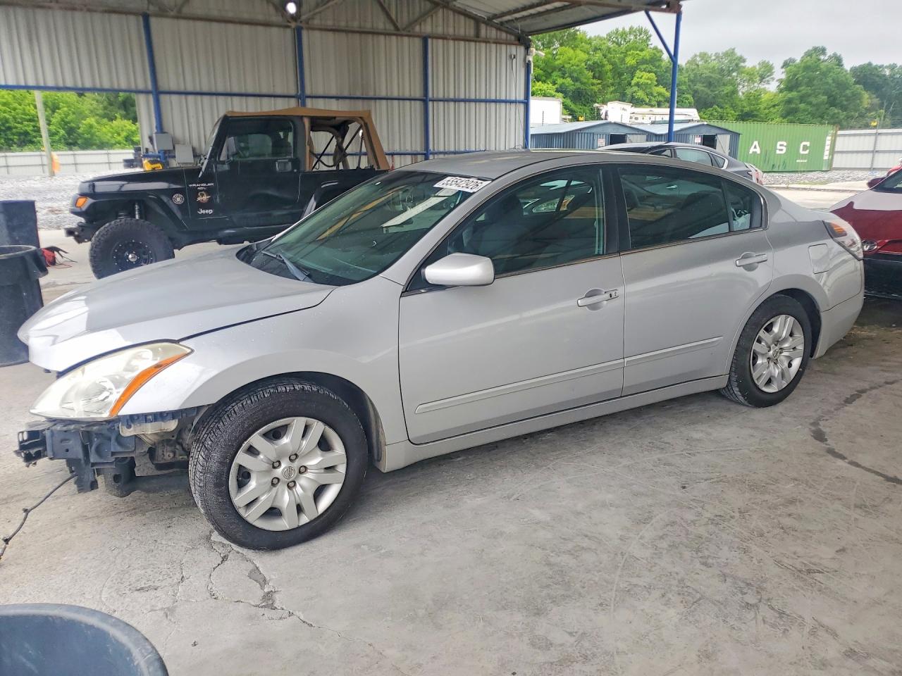 Salvage Nissan Altima Image