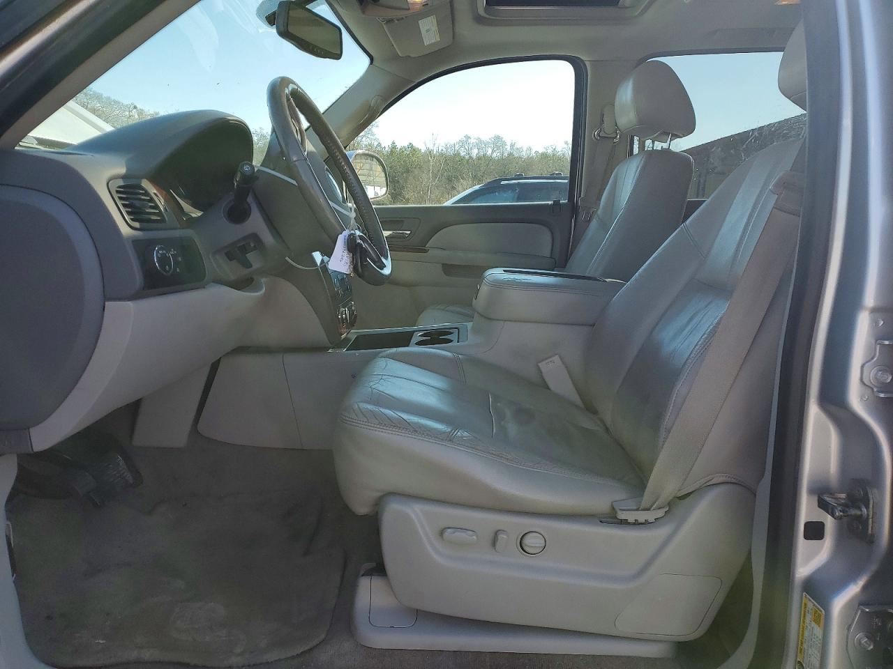 Chevrolet Suburban C1500 Lt