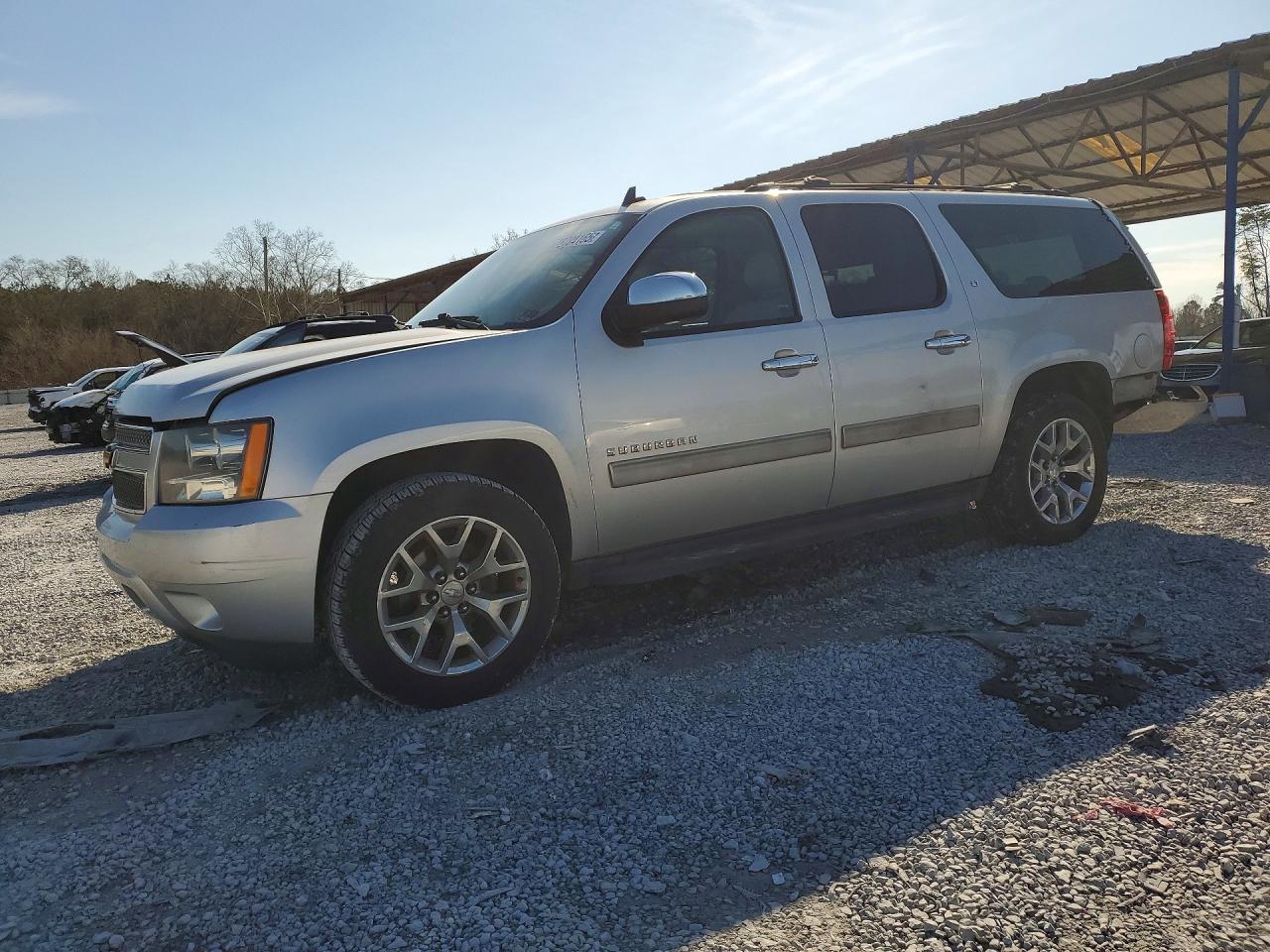 Salvage Chevrolet Suburban Image