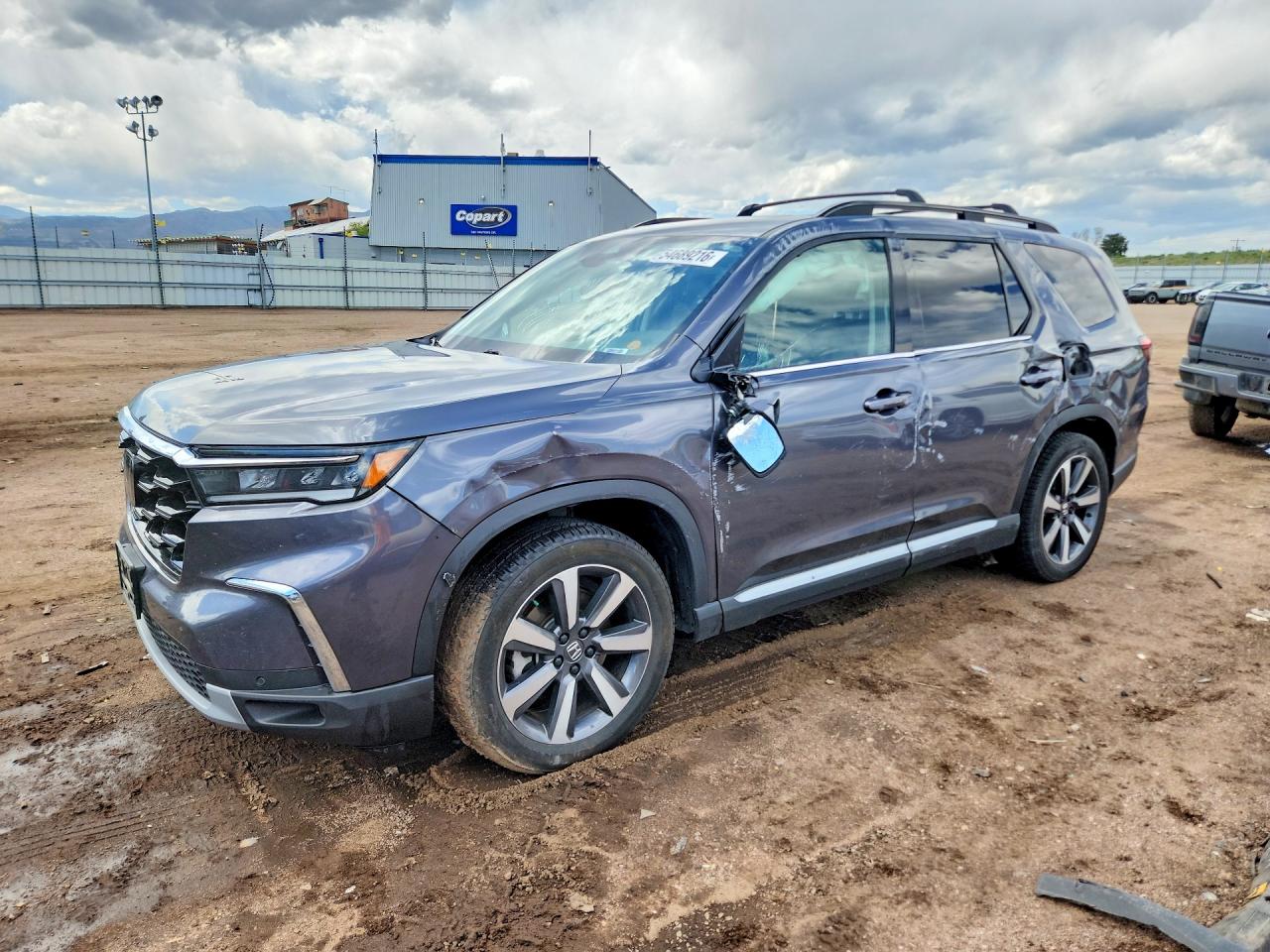 Salvage Honda Pilot Image