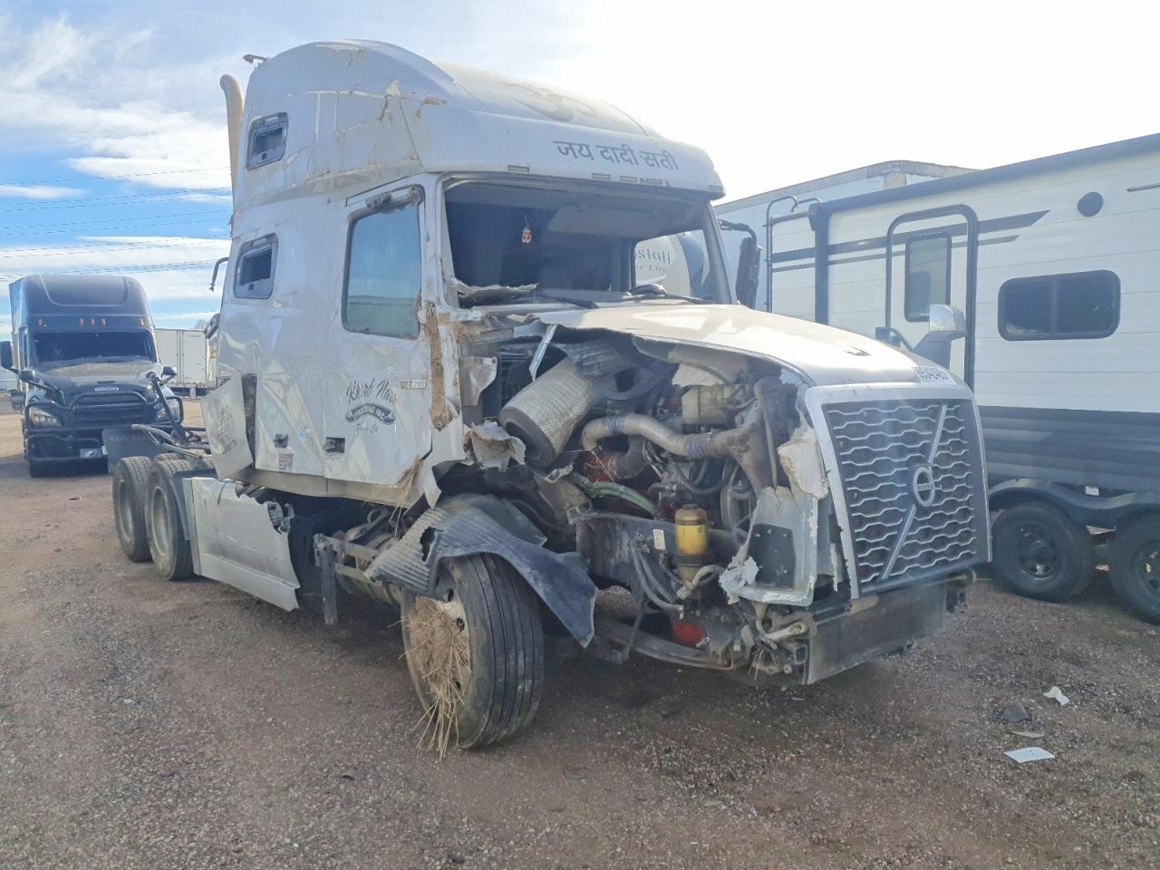 Salvage Volvo Vn Image