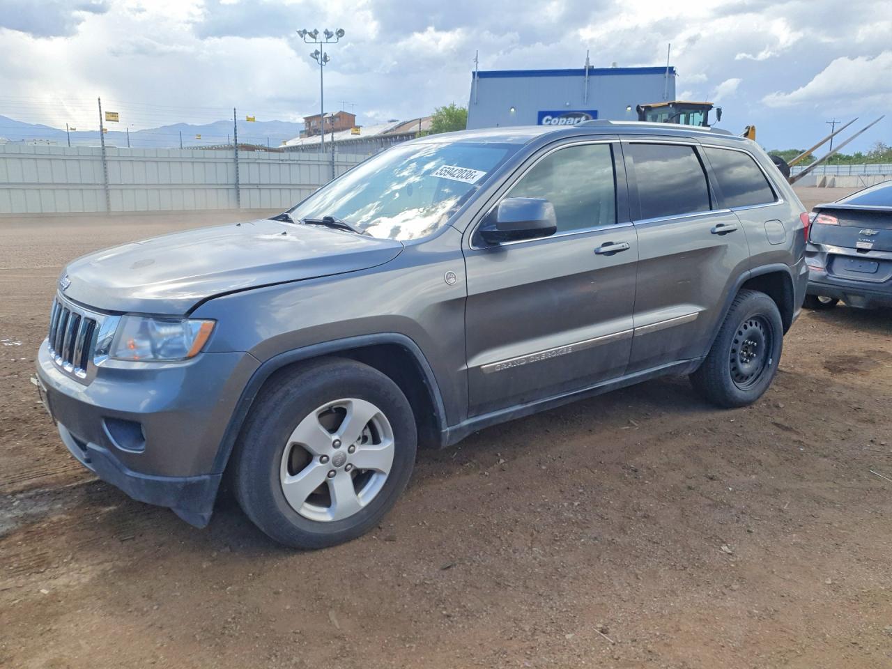 Salvage Jeep Cherokee Image