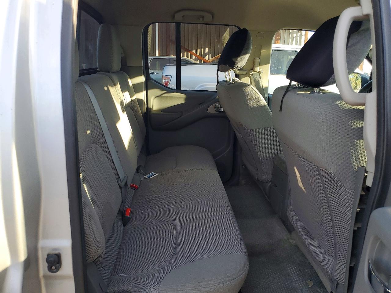 Nissan Frontier Sv