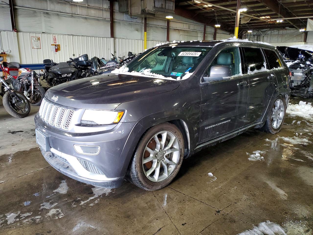 Salvage Jeep Cherokee Image