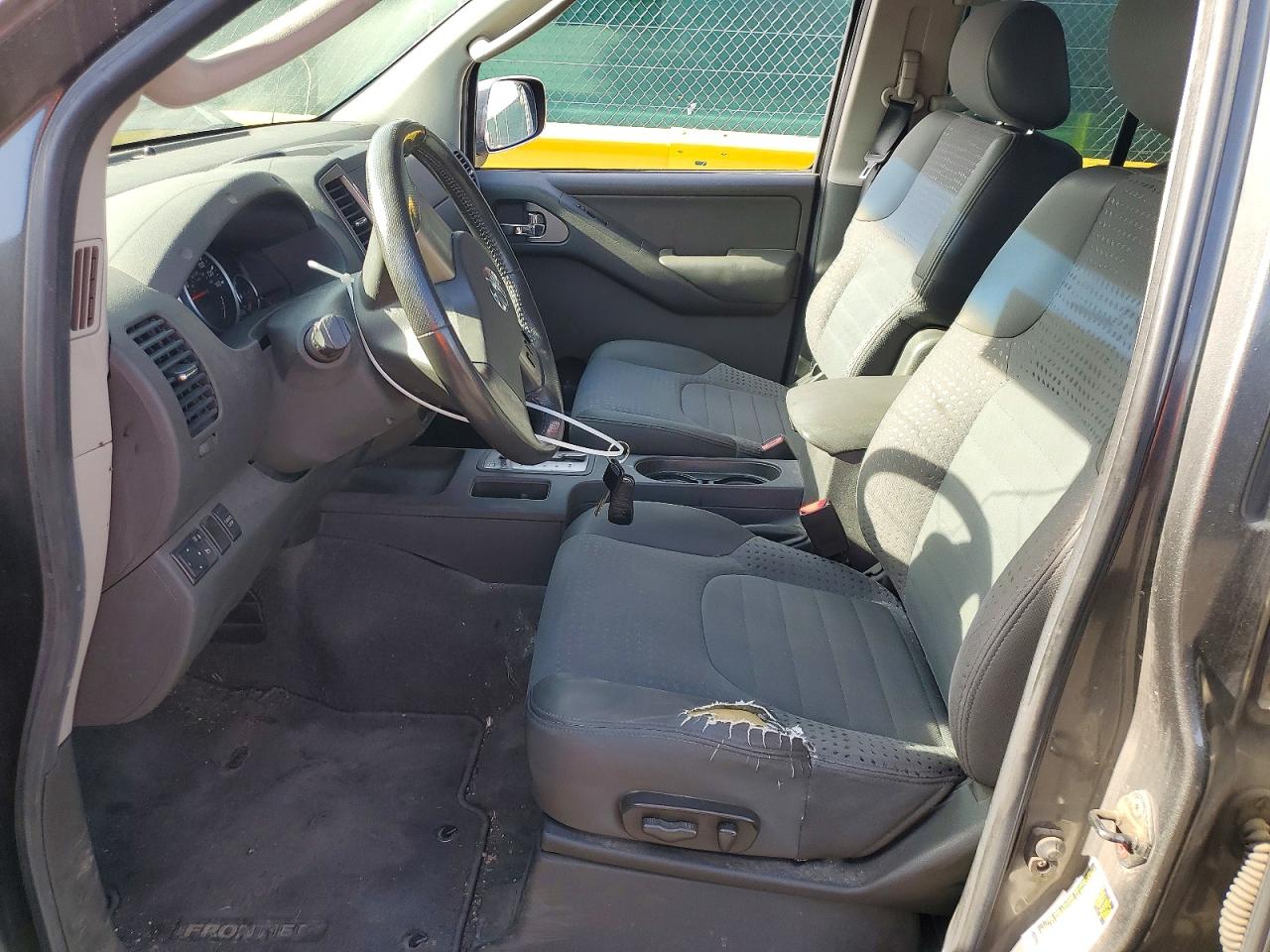 Nissan Frontier Se V6
