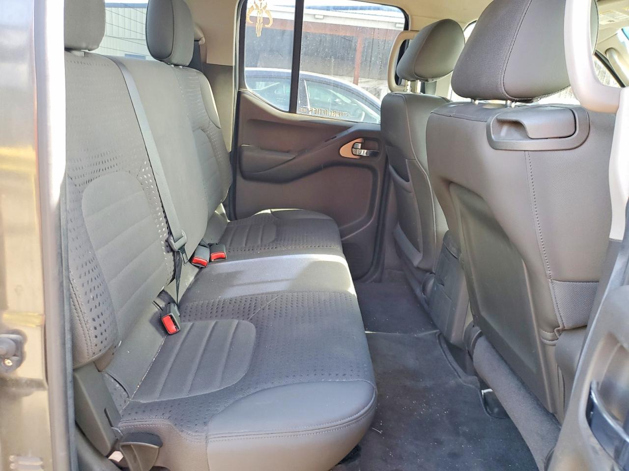 Nissan Frontier Se V6