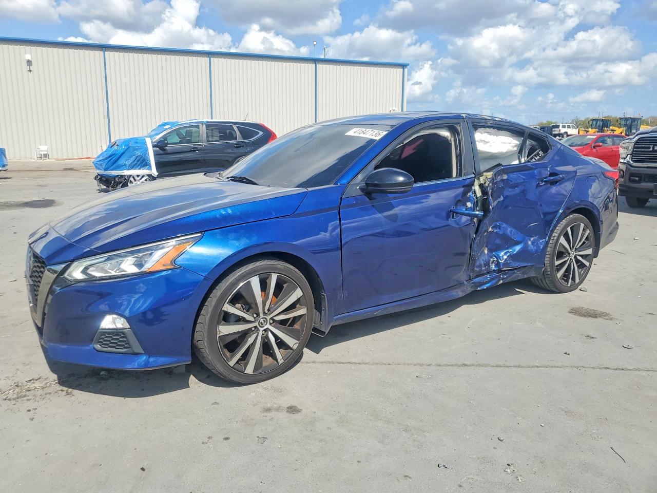 Salvage Nissan Altima Image