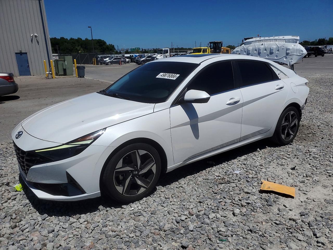 Salvage Hyundai ELANTRA Image