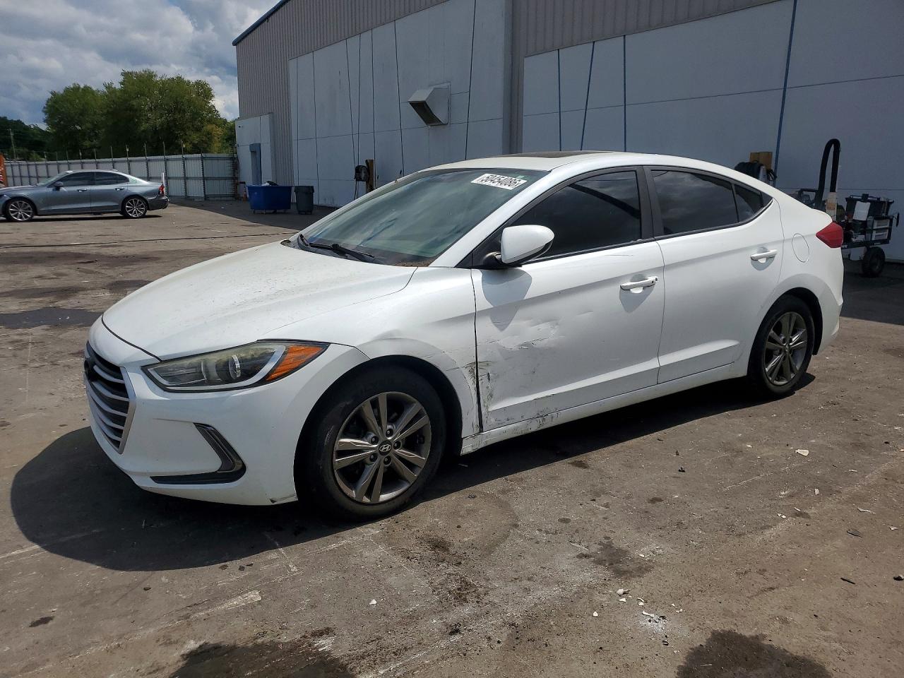 Salvage Hyundai ELANTRA Image