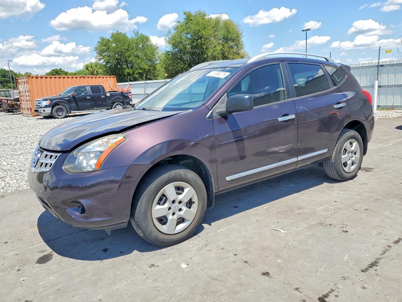 Salvage Nissan Rogue Image