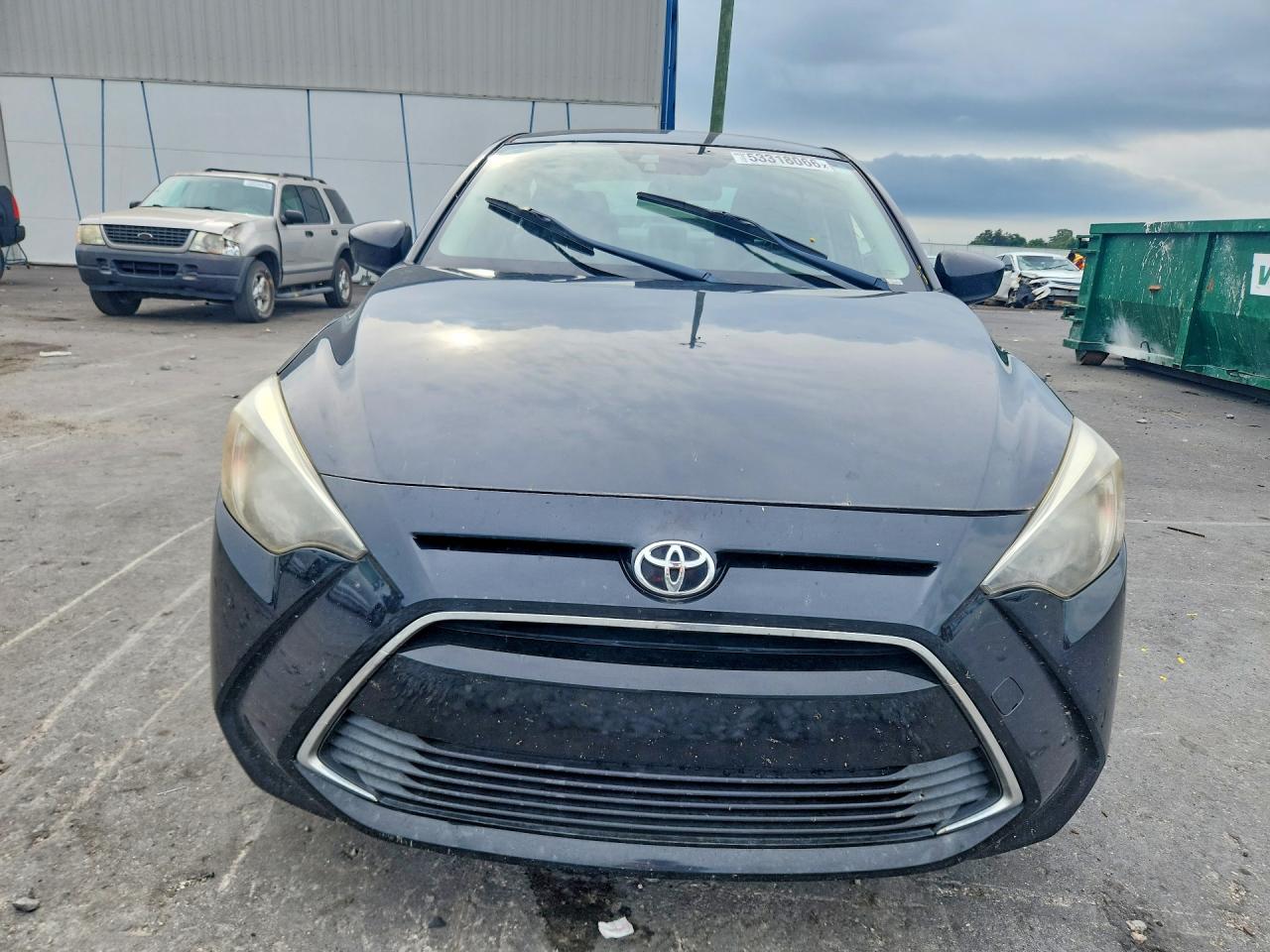 Toyota Yaris Base