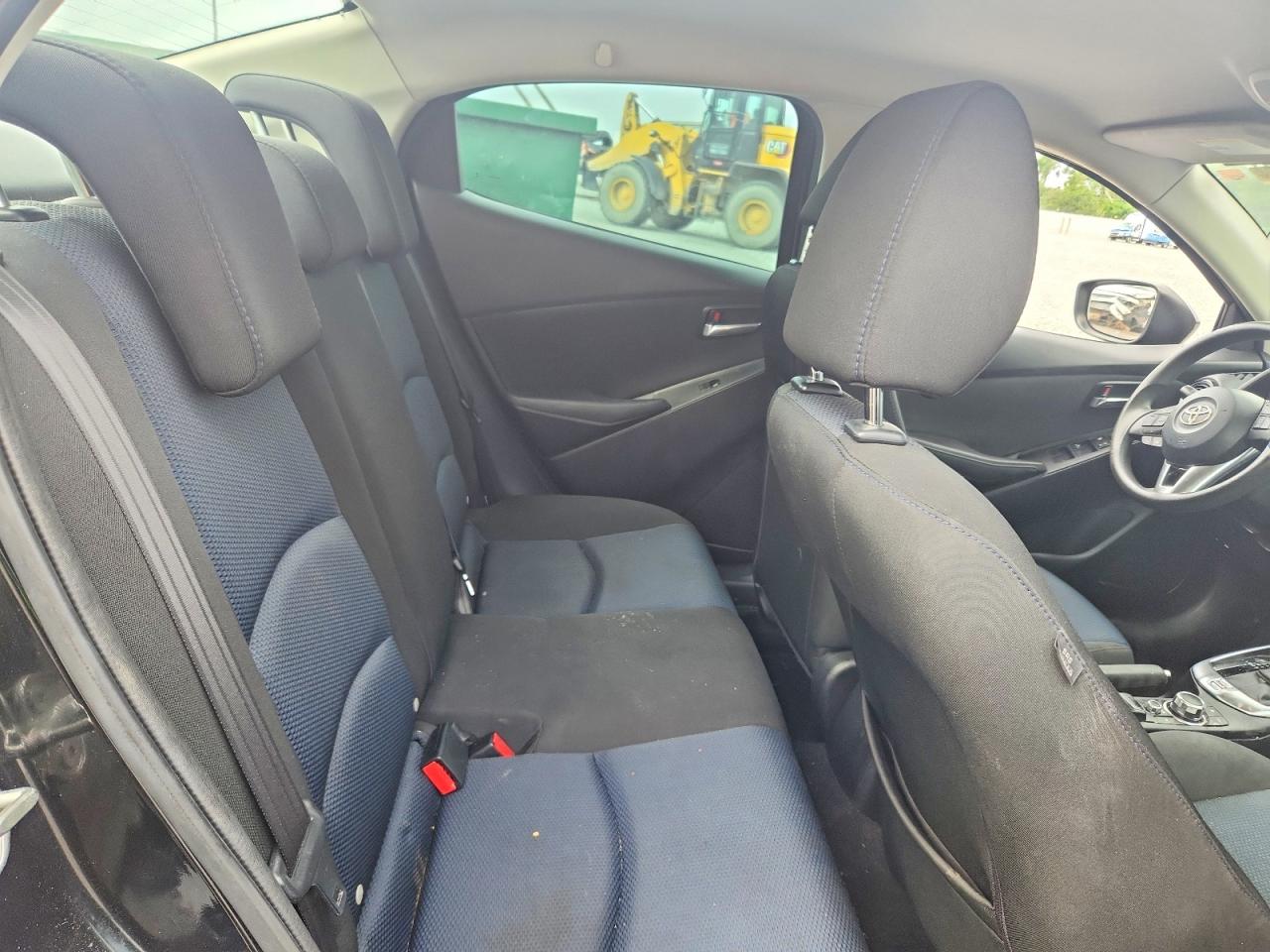 Toyota Yaris Base