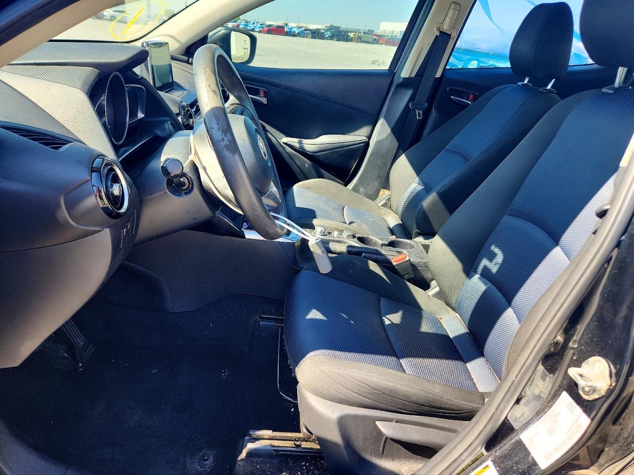 Toyota Yaris Base