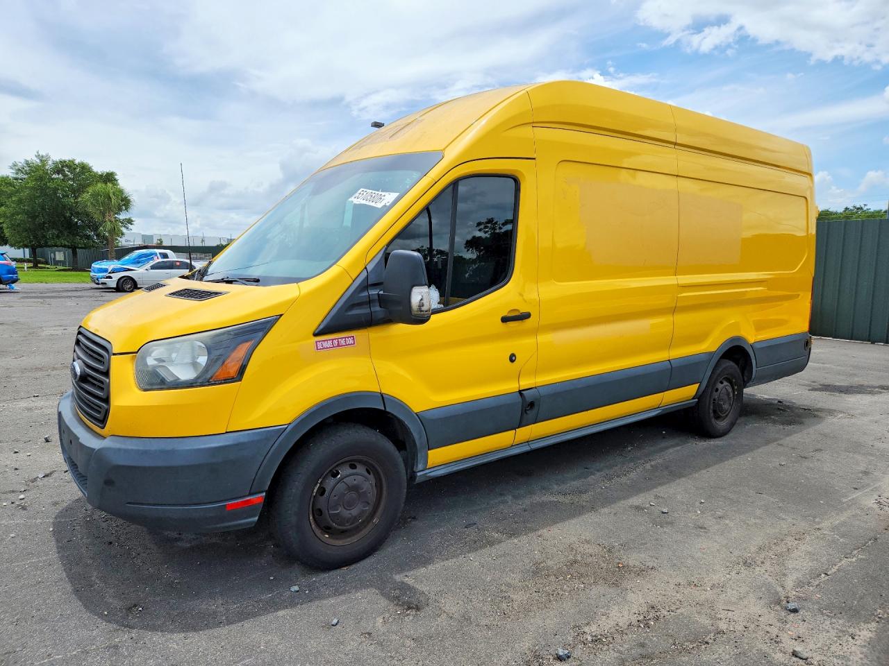 Salvage Ford Transit Image