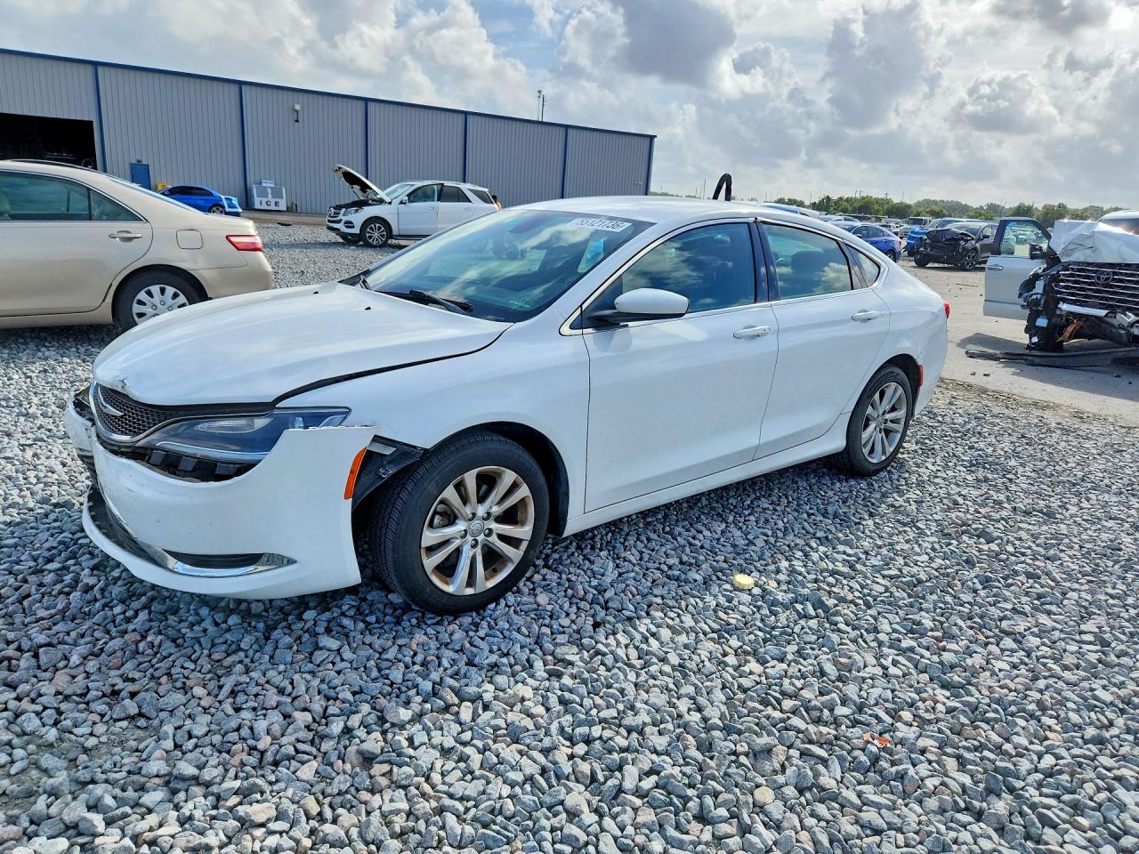 Salvage Chrysler 200 Image