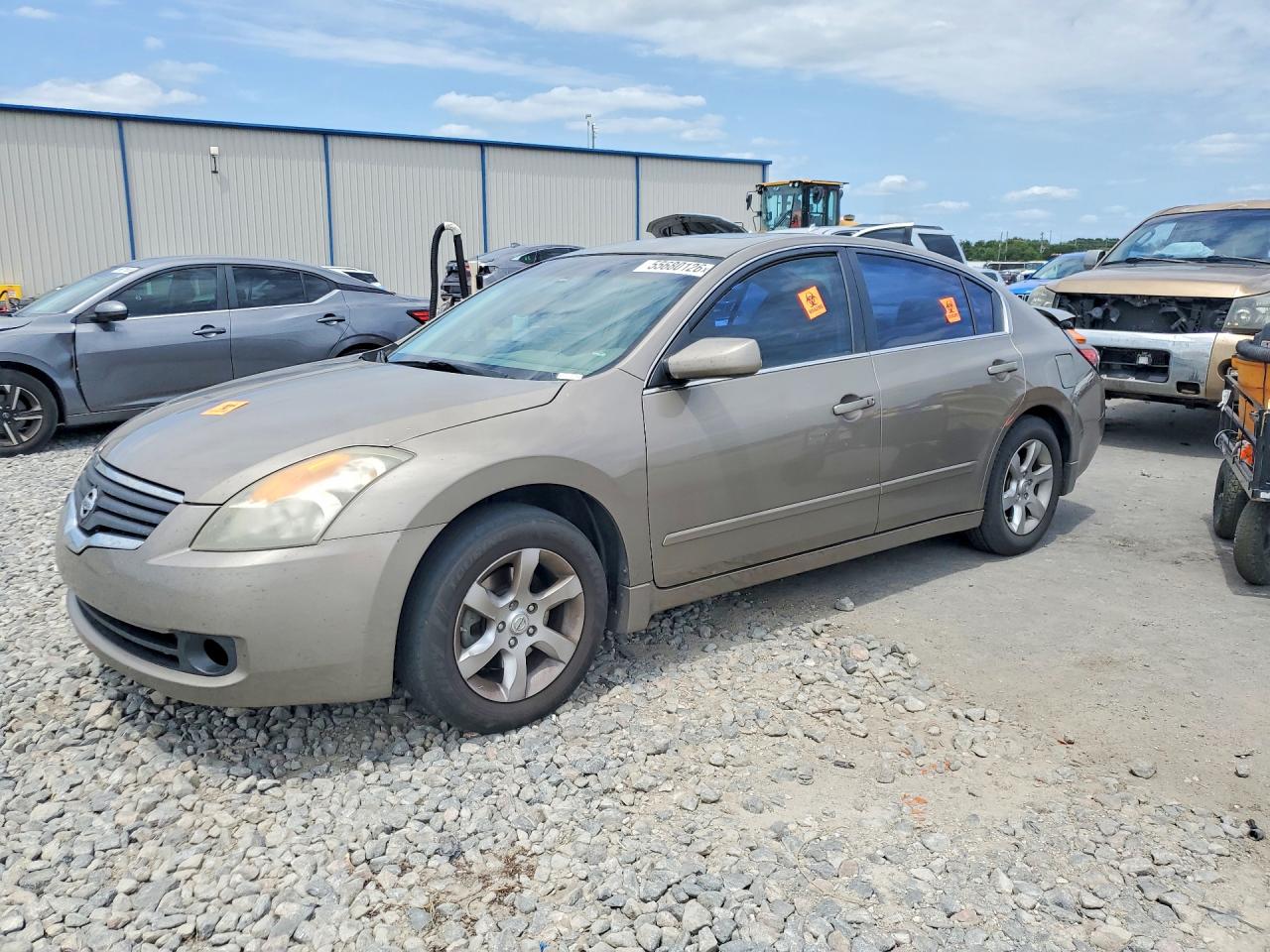 Salvage Nissan Altima Image