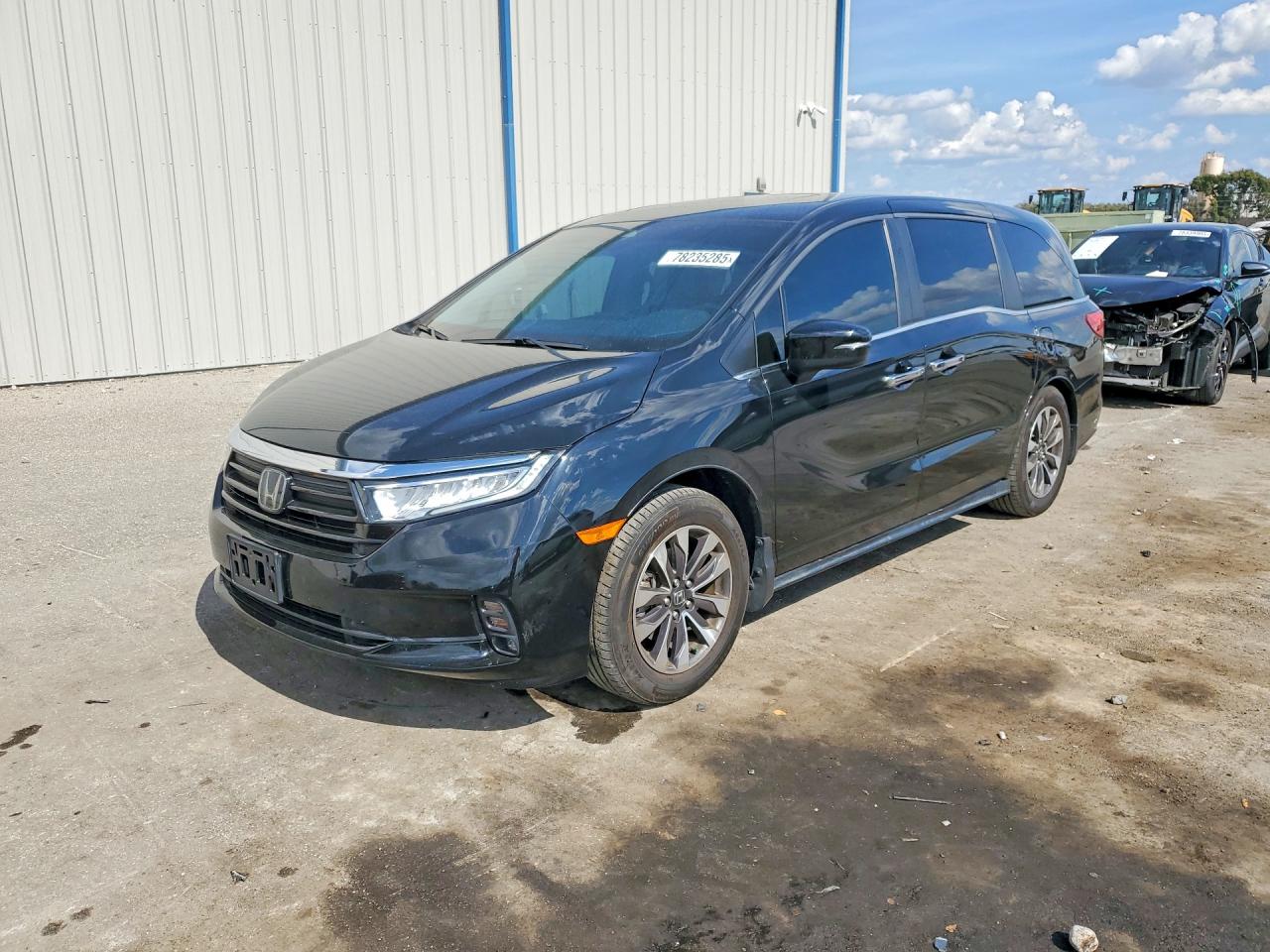 Salvage Honda Odyssey Image
