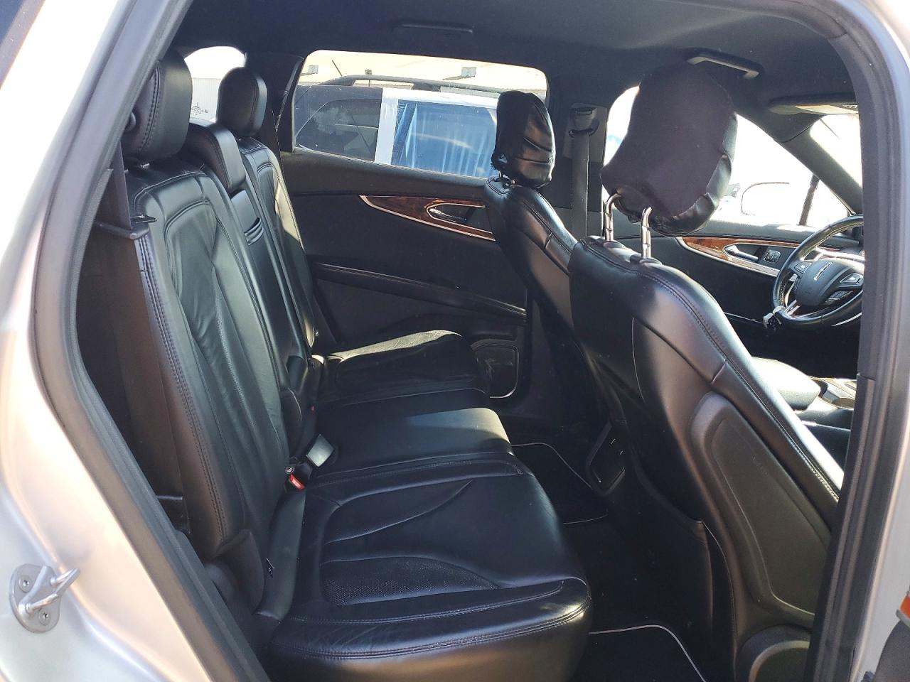 Lincoln MKX Select