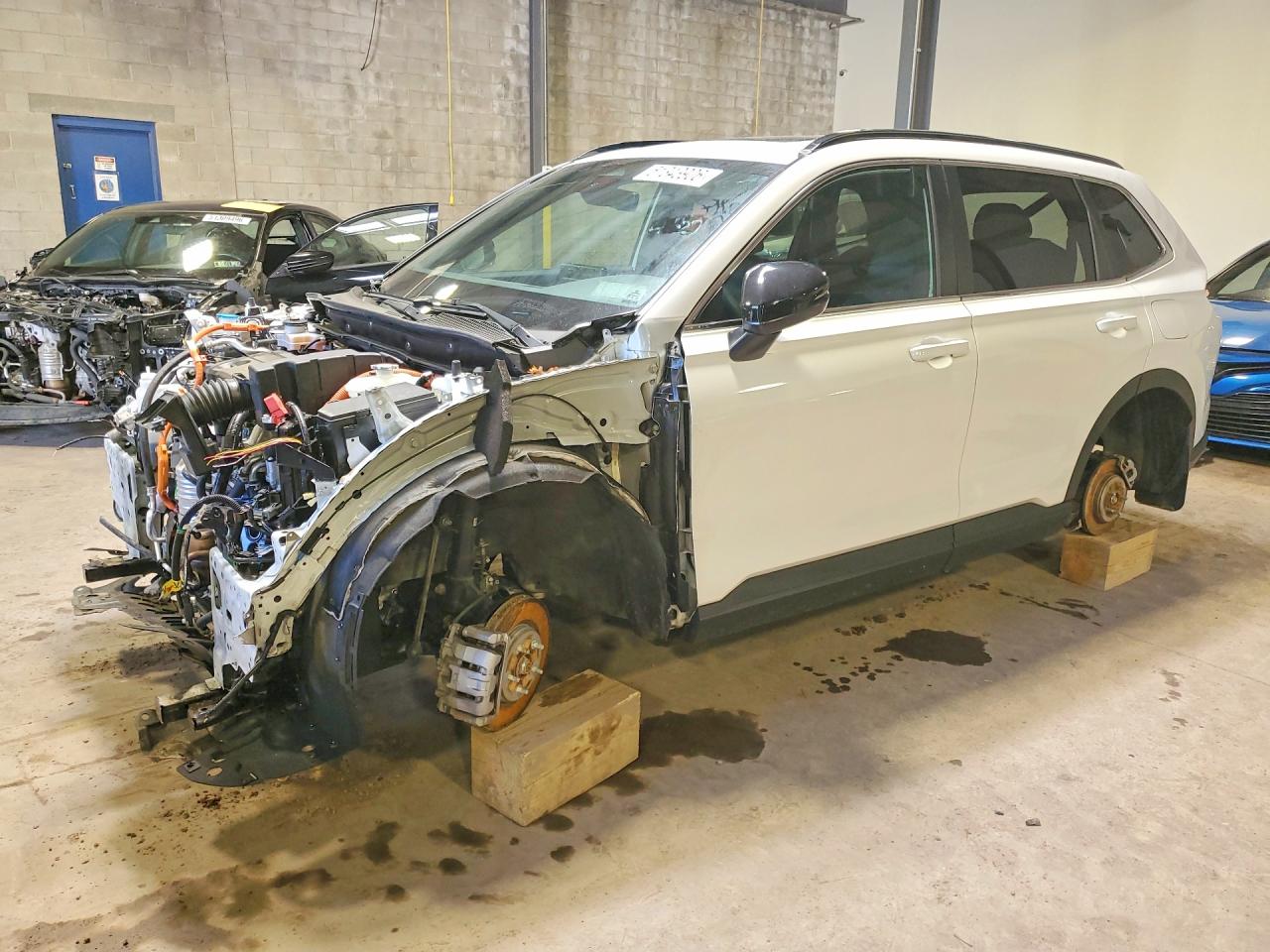 Salvage Honda Crv Image