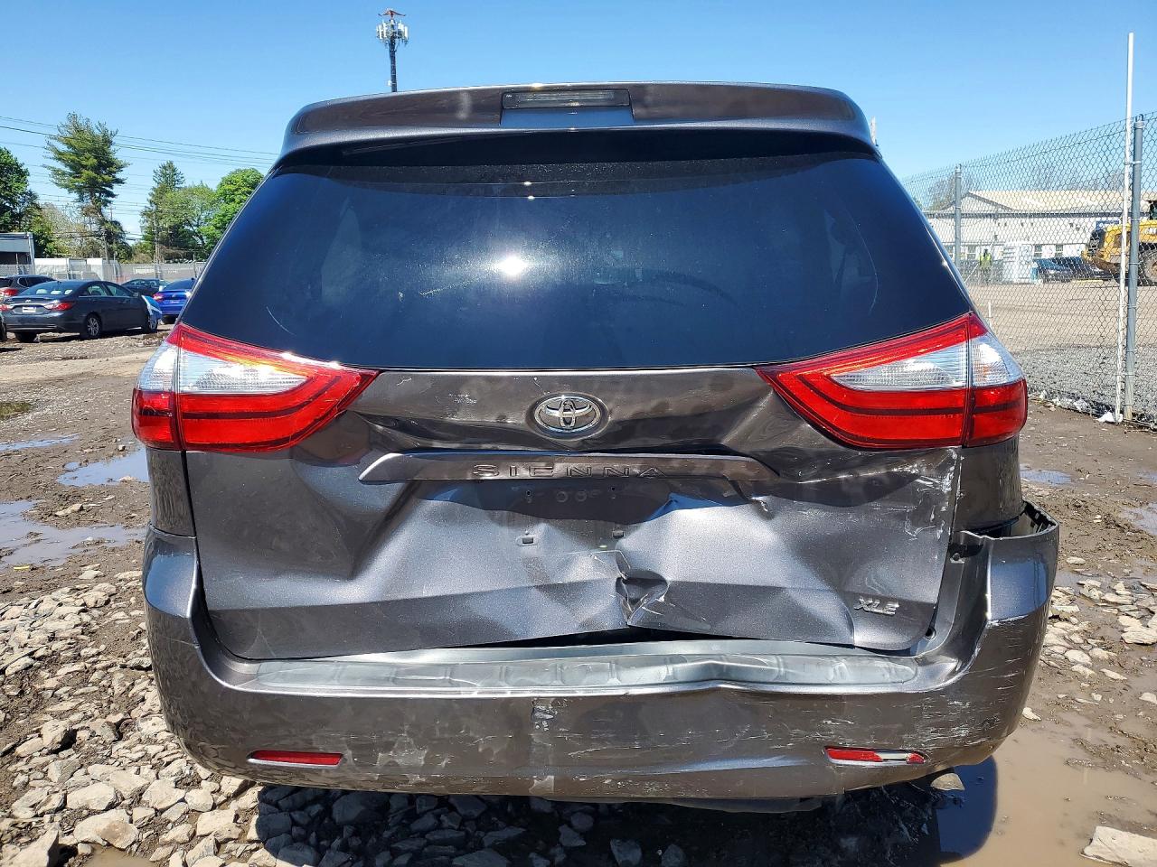 Toyota Sienna Xle 8-passenger