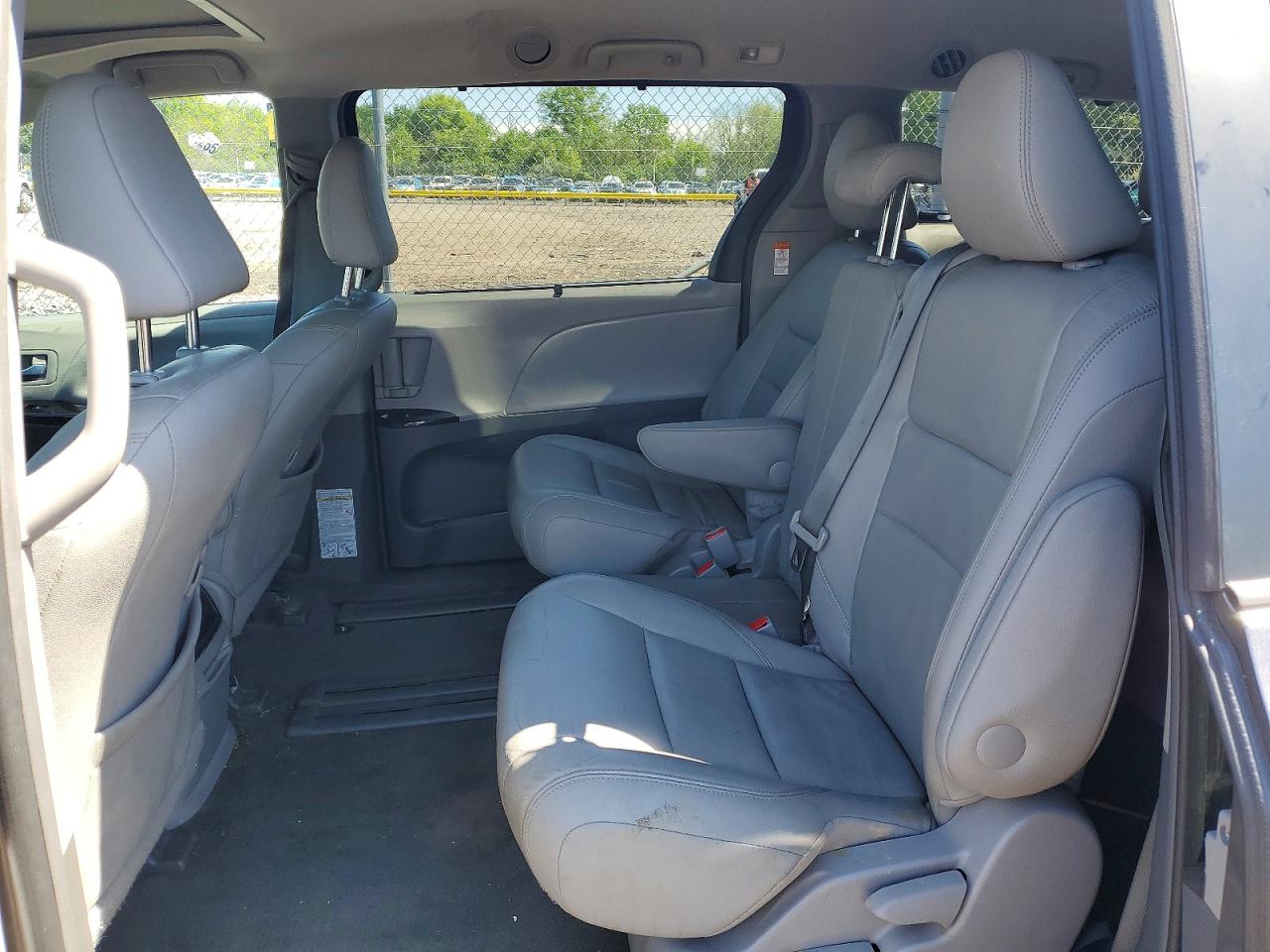 Toyota Sienna Xle 8-passenger