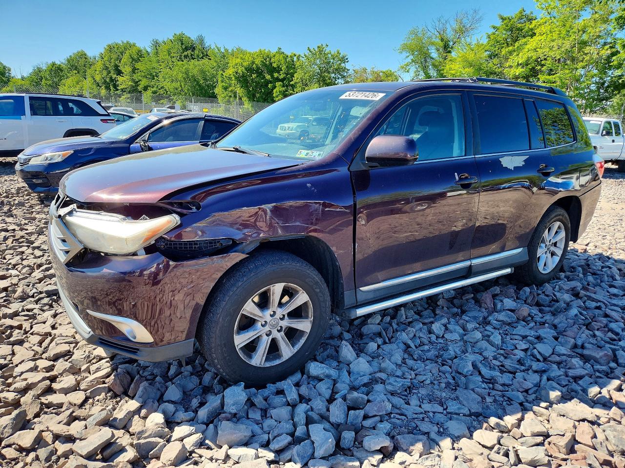 Salvage Toyota Highlander Image
