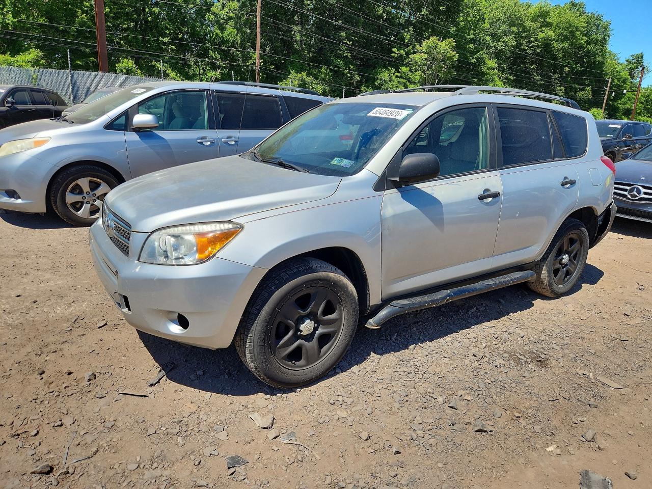 Salvage Toyota RAV4 Image