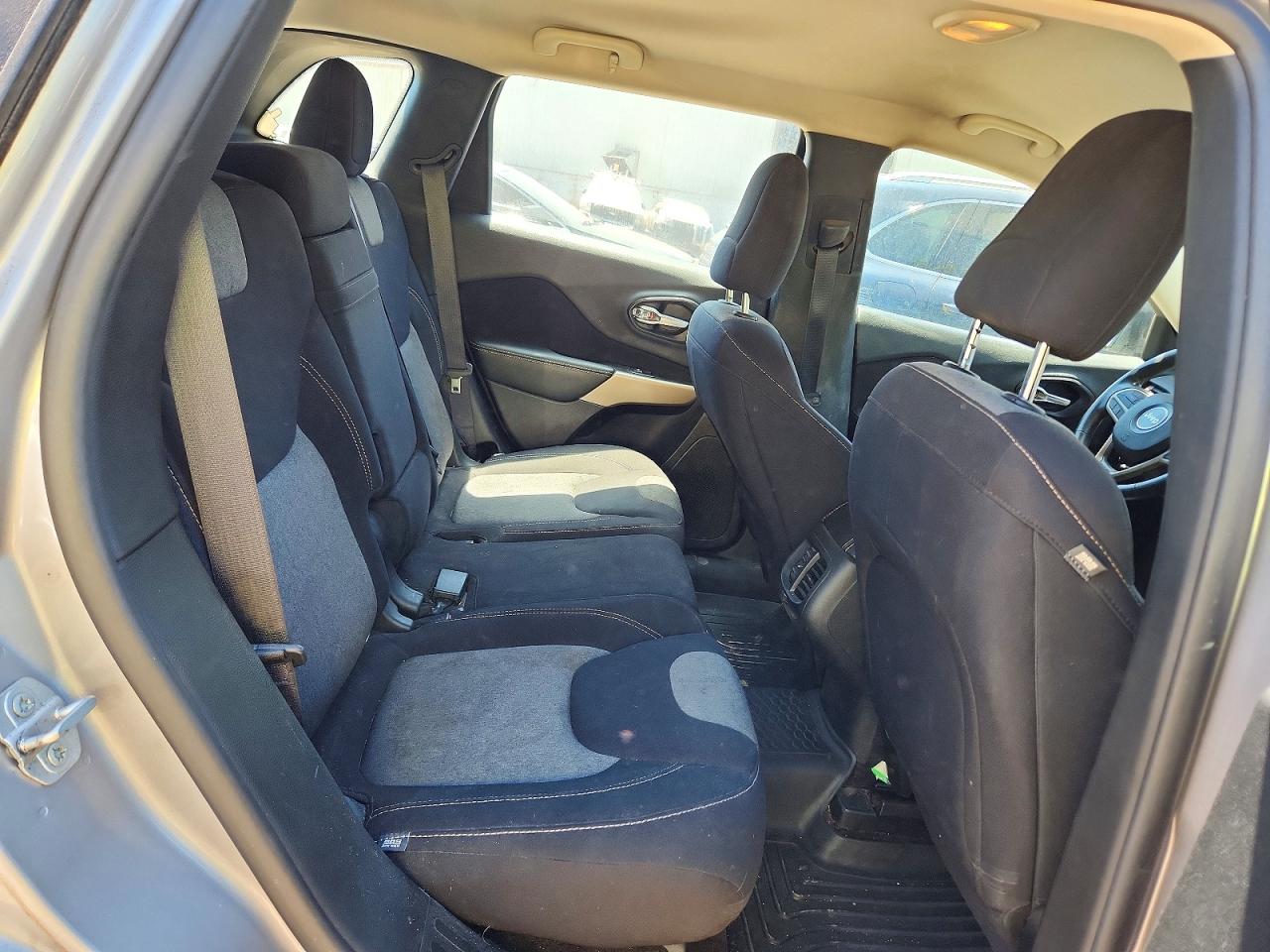 Jeep Cherokee Sport