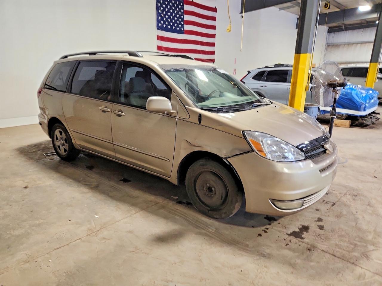 Toyota Sienna Ce 7 Passenger