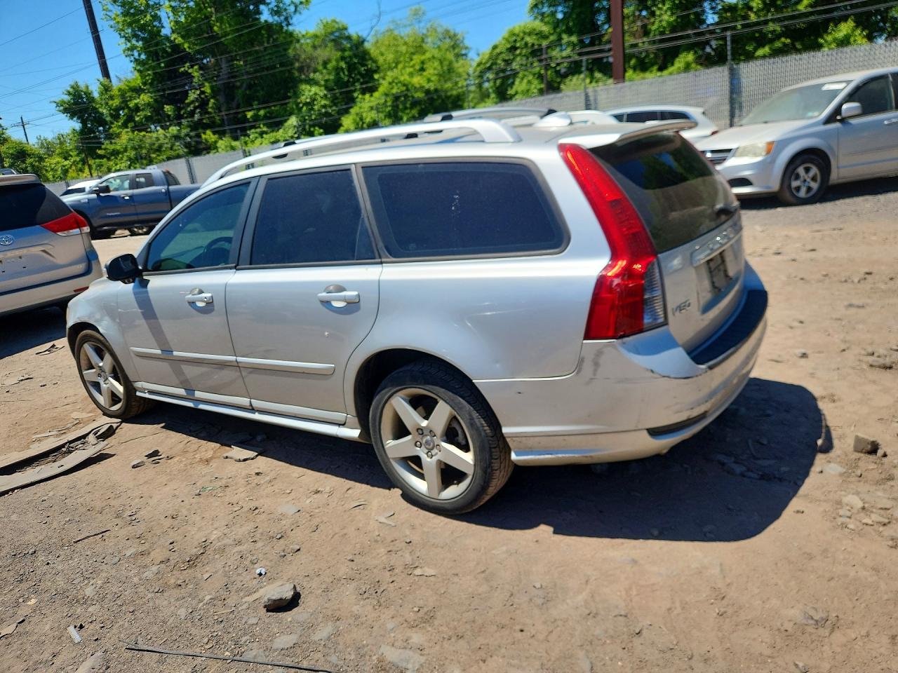 Volvo V50 T5
