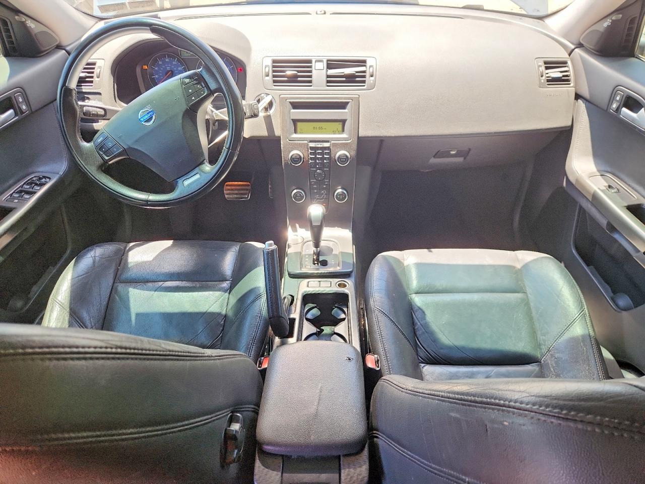 Volvo V50 T5
