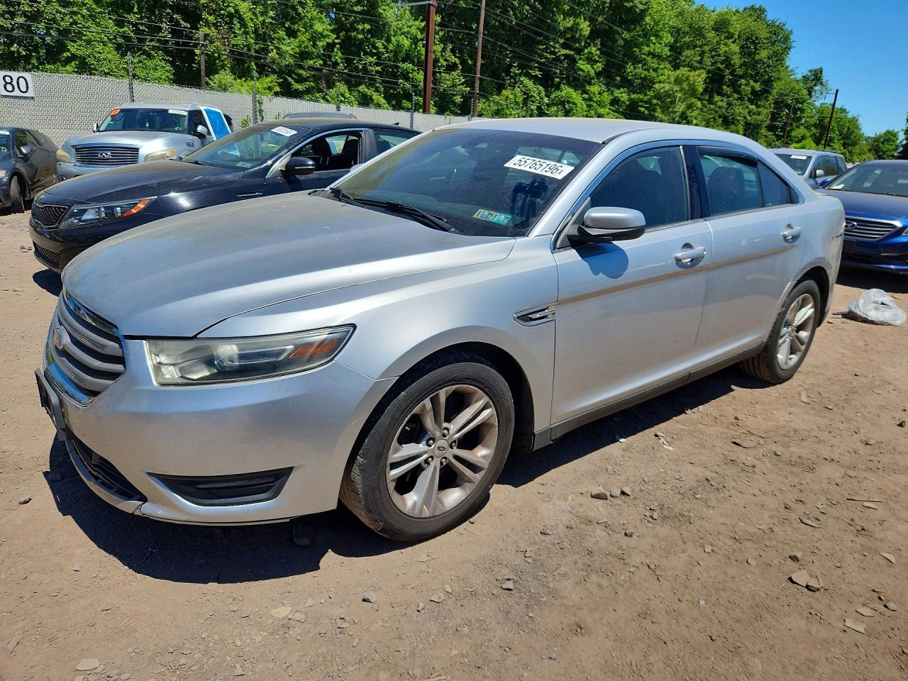 Salvage Ford Taurus Image