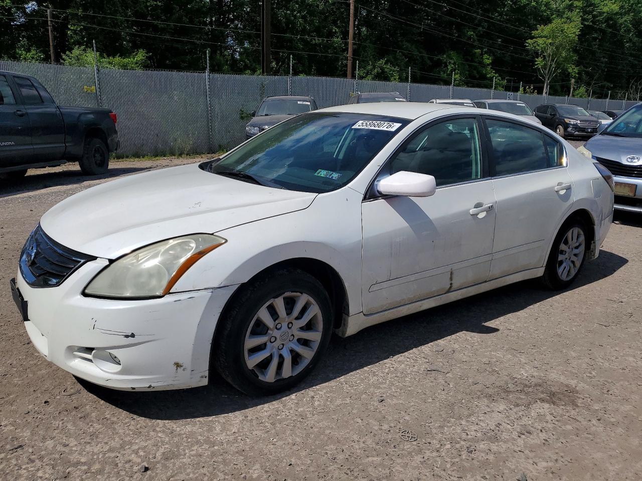 Salvage Nissan Altima Image