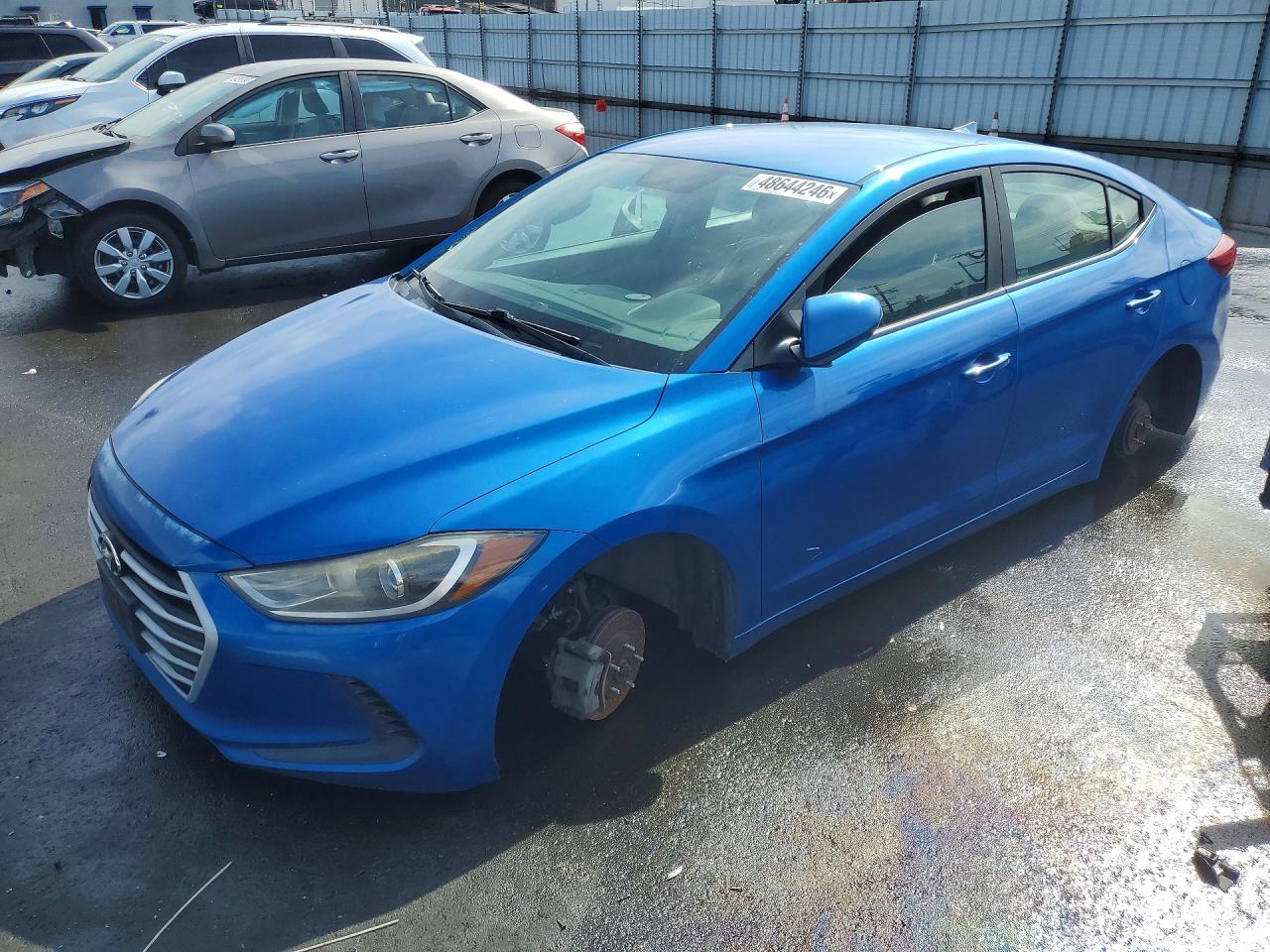 Salvage Hyundai ELANTRA Image