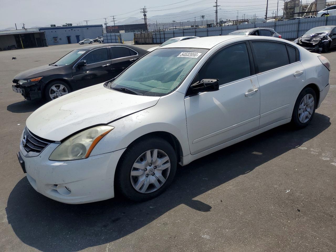 Salvage Nissan Altima Image