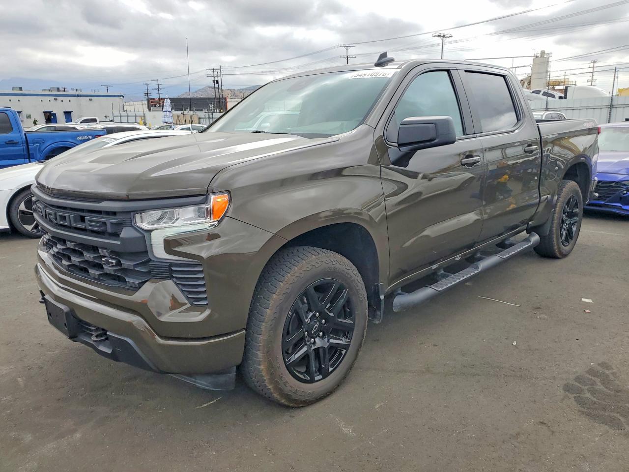 Salvage Chevrolet Silverado Image