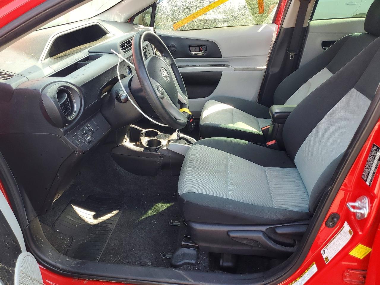 Toyota Prius c Three