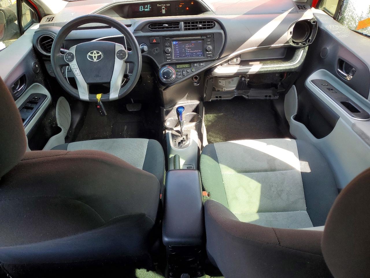 Toyota Prius c Three