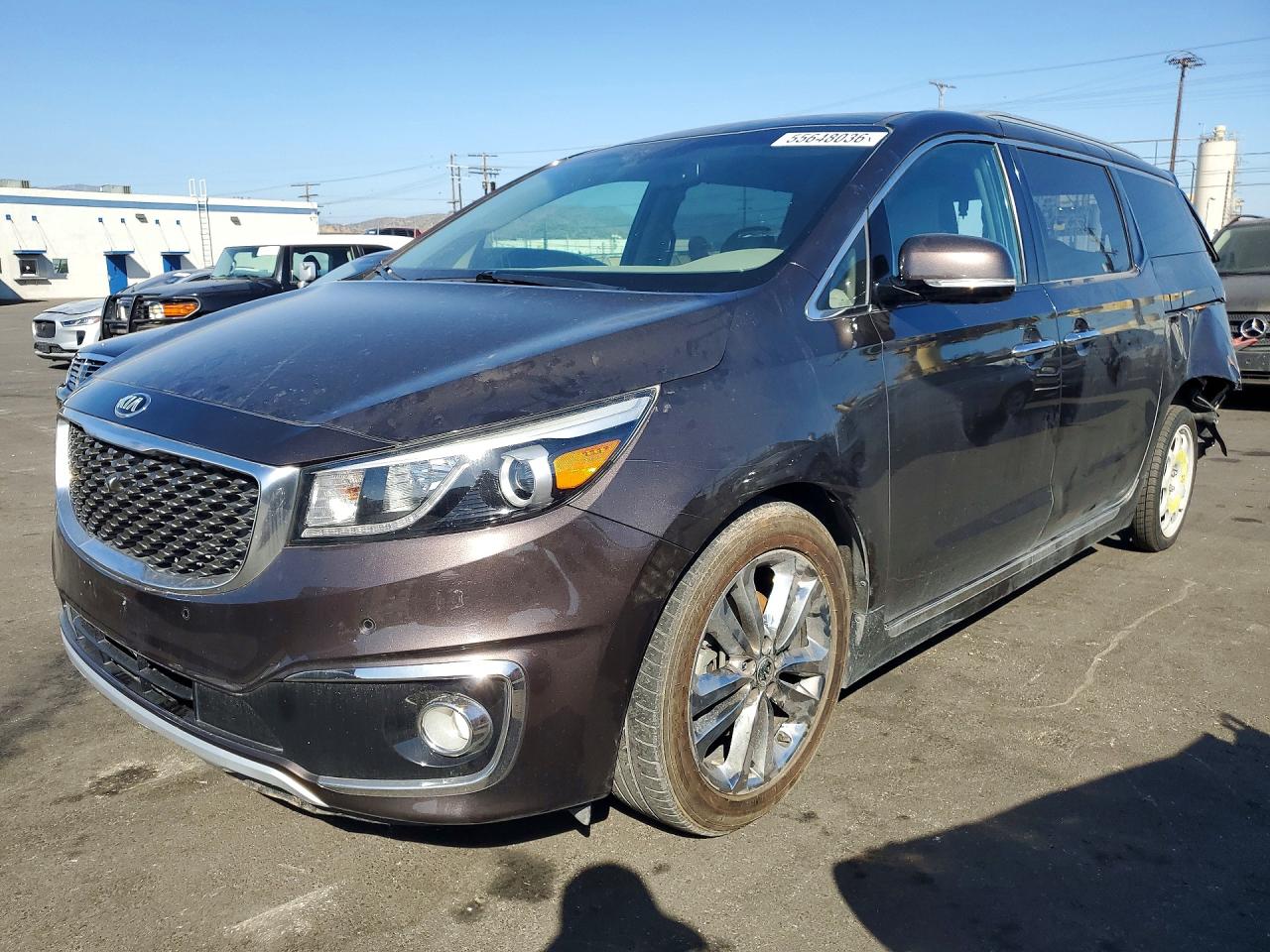 Salvage Kia Sedona Image