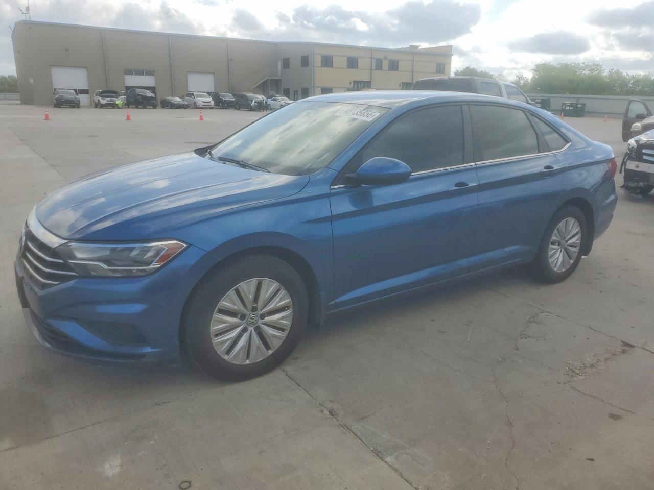 Salvage Volkswagen Jetta Image