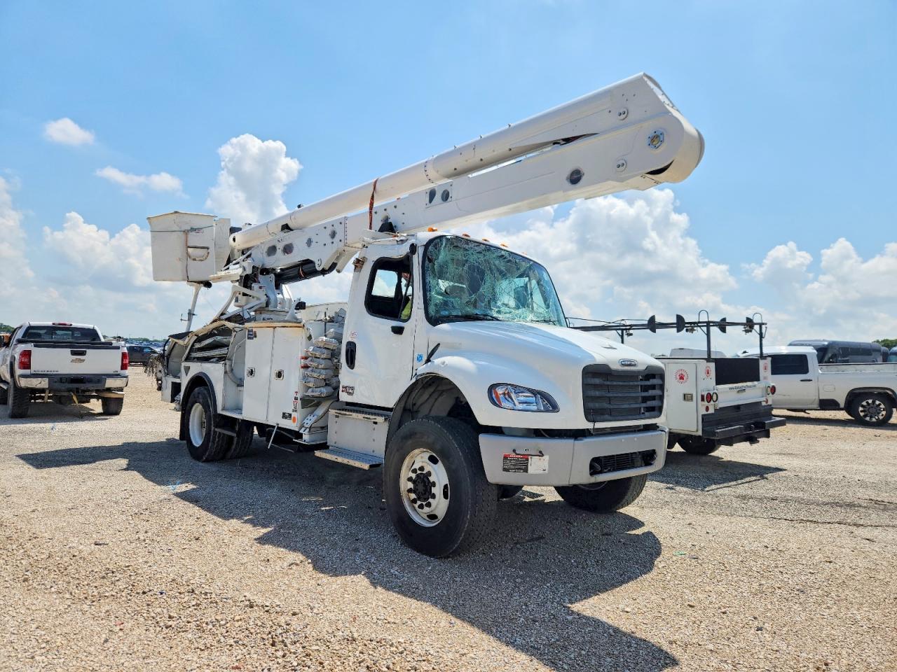 Salvage Freightliner M2 Image