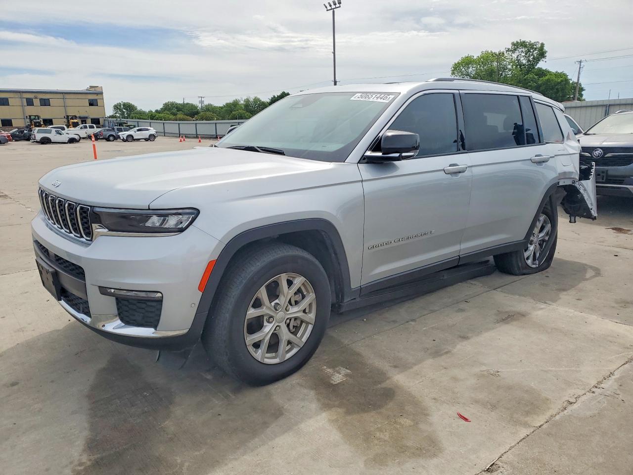 Salvage Jeep Cherokee Image