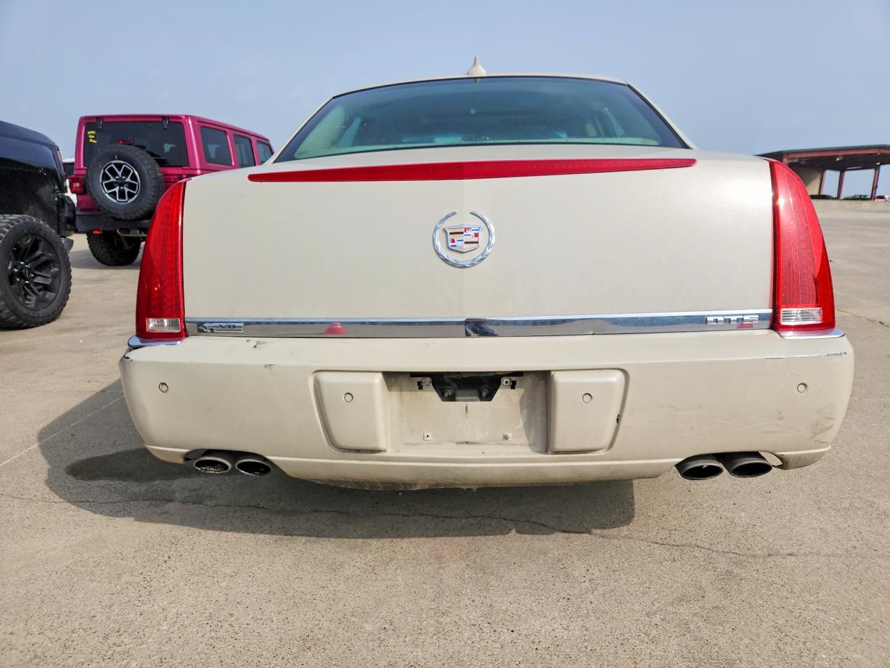 Cadillac DTS Premium Collection