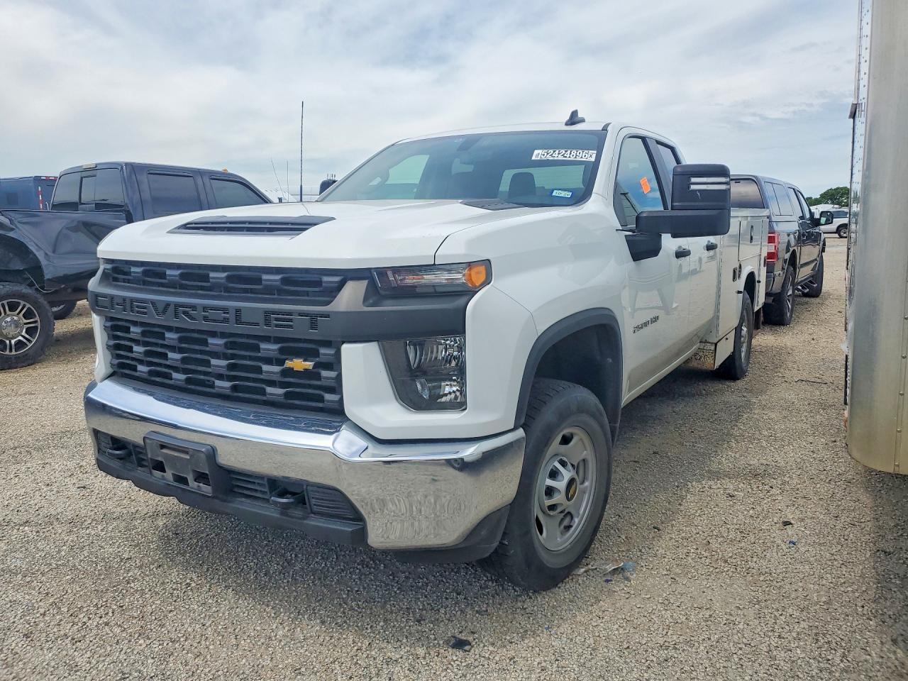 Salvage Chevrolet Silverado Image