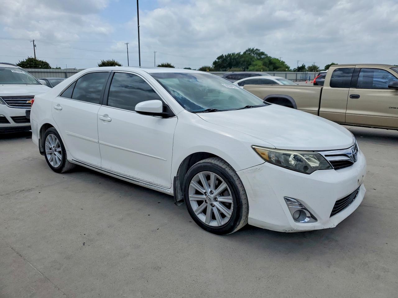 Toyota Camry Xle V6